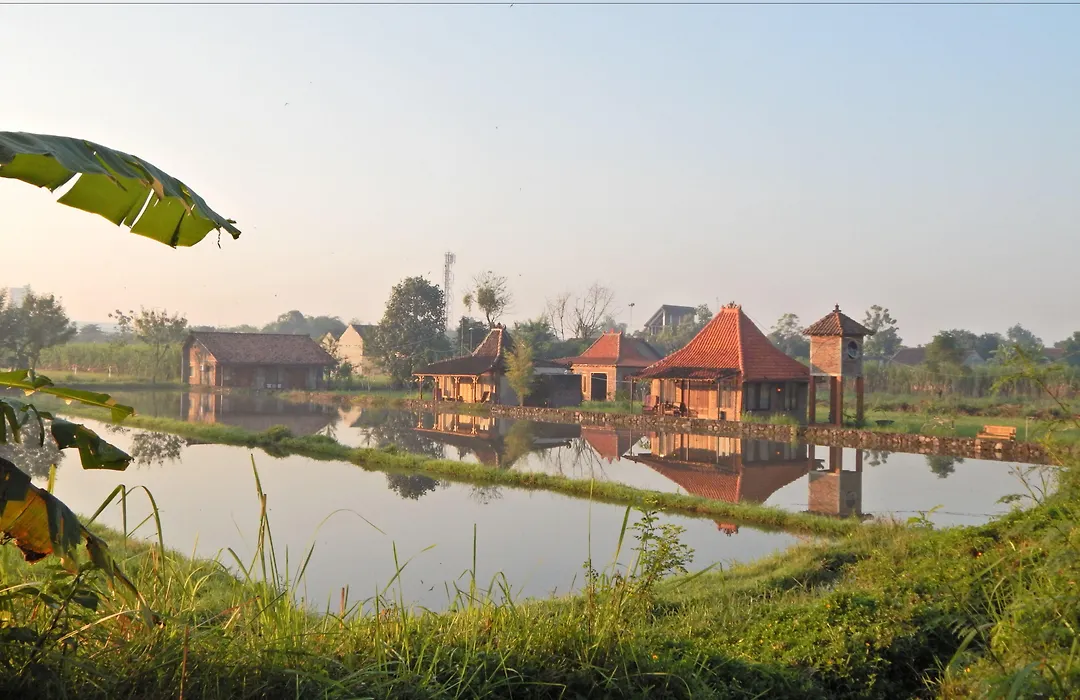 Alamanda Family Villas & Pool-1